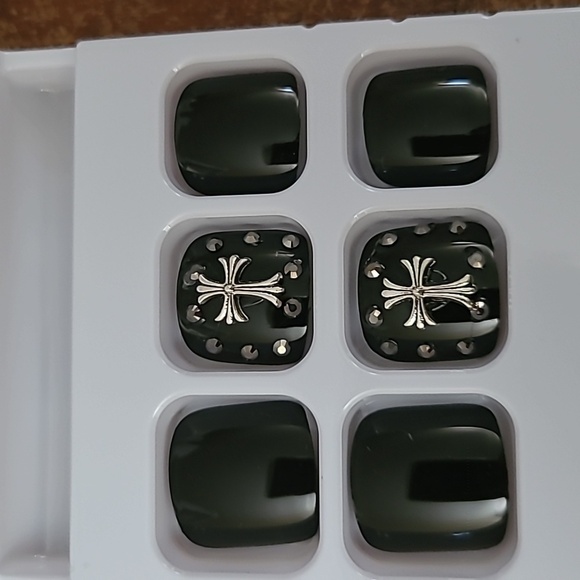 3D Cross & Rhinestones Press on Toenails - Picture 13 of 13